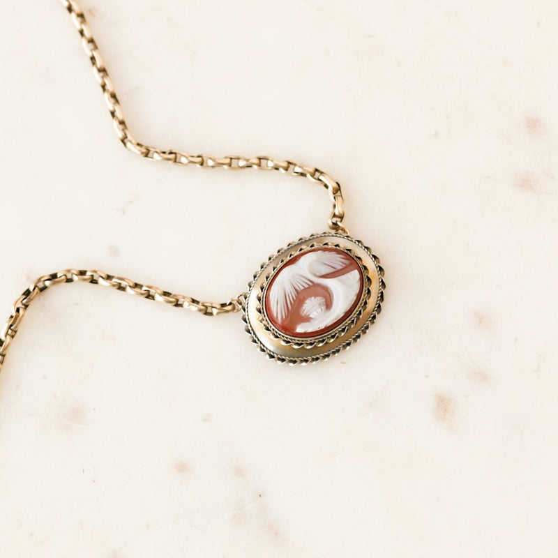 Elith Cameo Pendant