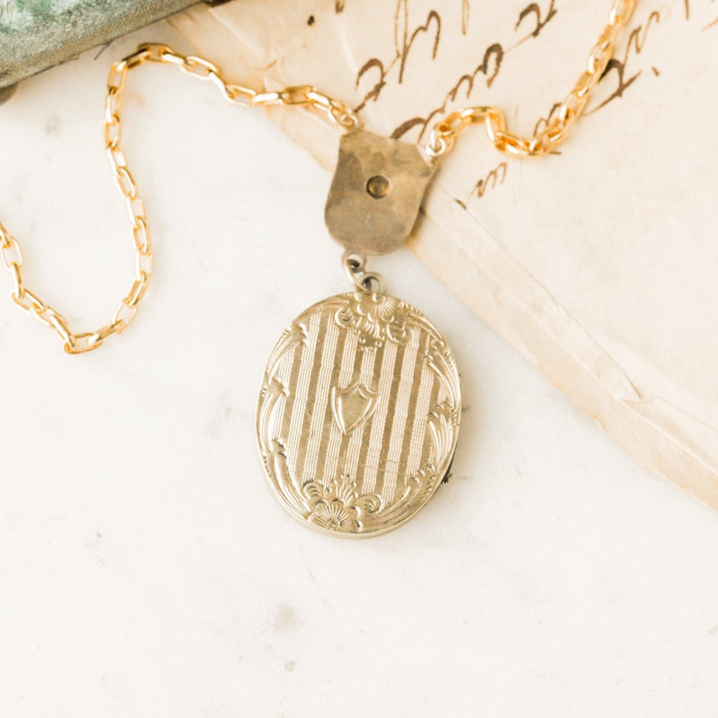 Vivie Victorian Locket