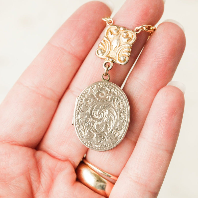 Liviette Engraved Locket